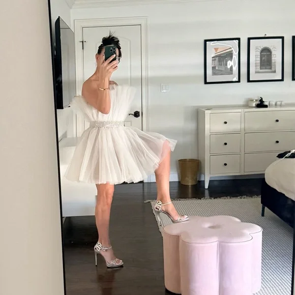 Bronx and Banco White Strapless Wedding Dress - Picture 2 of 10